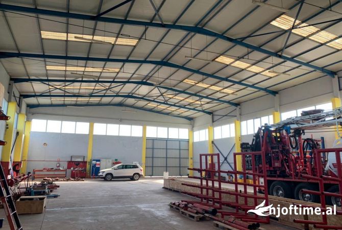 Ambiente Commerciale in Affitto 4+1 a Fier - 2,500 Euro