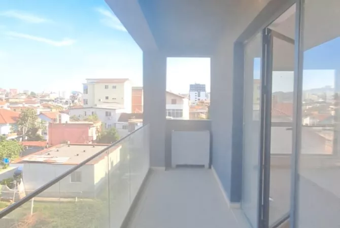 Shtepi me qera Apartament ne Tirane, 2+1, Mobilimi Bosh, pa mobiluar, Pagesa 400  Euro.
