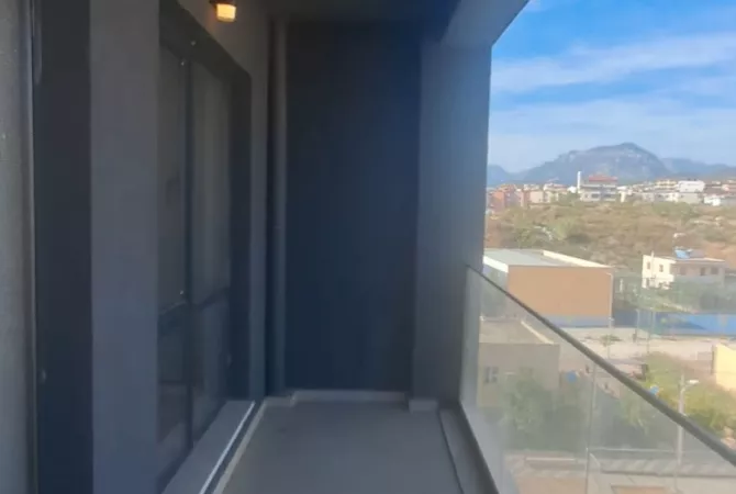 Shtepi me qera Apartament ne Tirane, 2+1, Mobilimi Bosh, pa mobiluar, Pagesa 400  Euro.