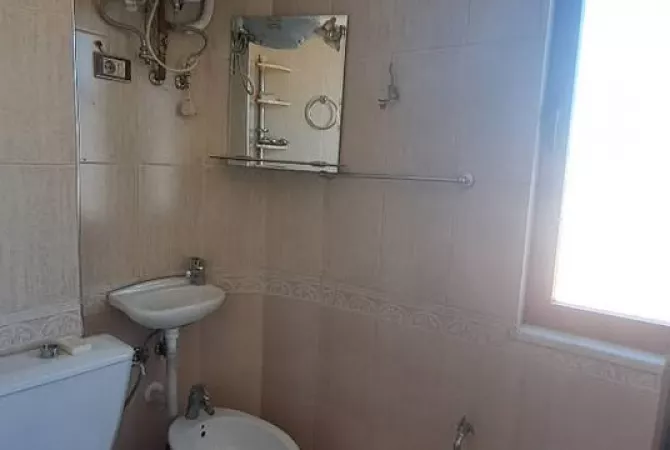 Shtepi me qera Shtepi Private ne Tirane, 1+1, Mobilimi E mobiluar, Pagesa 480  Euro.