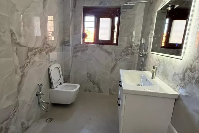 Business Property for Rent 3+1 in Tirana - 600 Euro