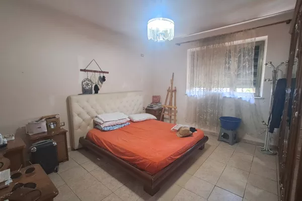 Shtepi ne shitje Duplex(shtepi me 2 kate) ne Tirane, 4+1, Mobilimi E mobiluar, Pagesa 145,000  Euro.