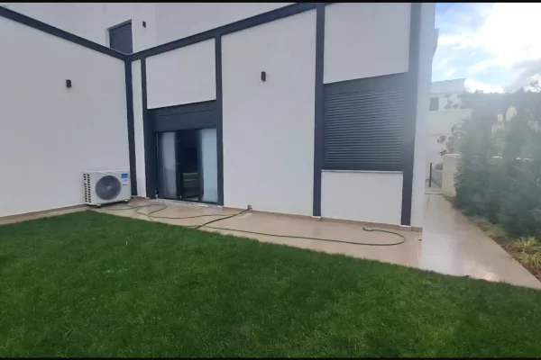 Shtepi ne shitje Apartament ne Tirane, 2+1, Mobilimi E mobiluar, Pagesa 270,000  Euro.