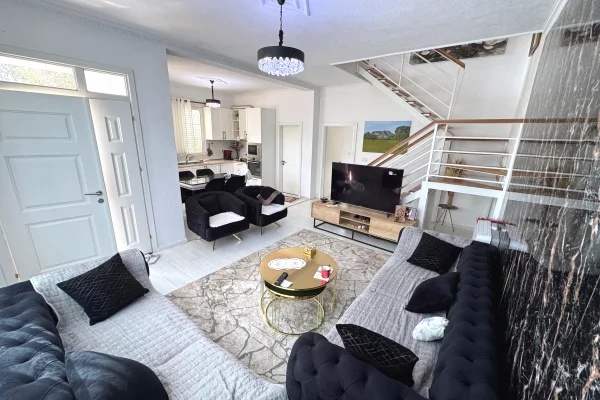 Shtepi ne shitje Shtepi Private ne Tirane, 4+1, Mobilimi E mobiluar, Pagesa 250,000  Euro.