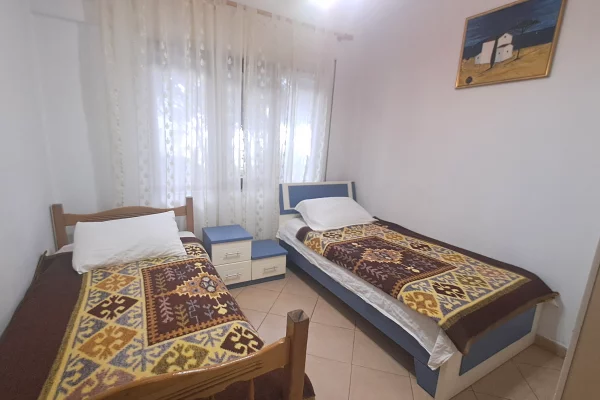 Shtepi me qera Apartament ne Durres, 2+1, Mobilimi E mobiluar, Pagesa 500  Euro.