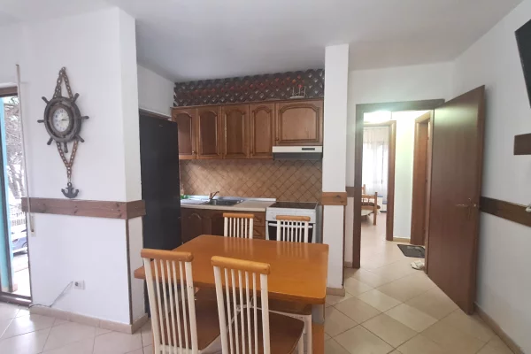 Shtepi me qera Apartament ne Durres, 2+1, Mobilimi E mobiluar, Pagesa 500  Euro.