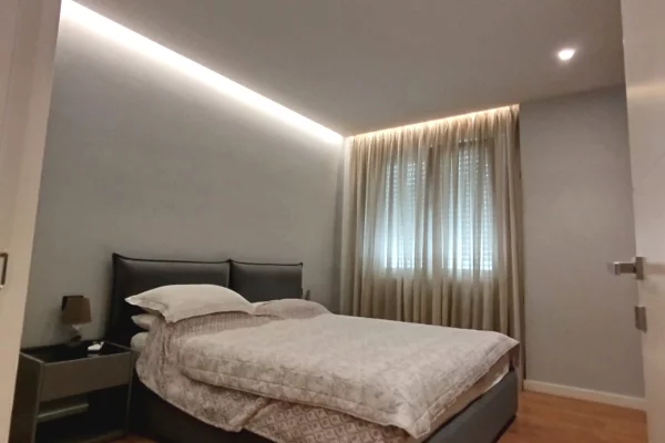 Shtepi ne shitje Apartament ne Tirane, 2+1, Mobilimi E mobiluar, Pagesa 280,000  Euro.