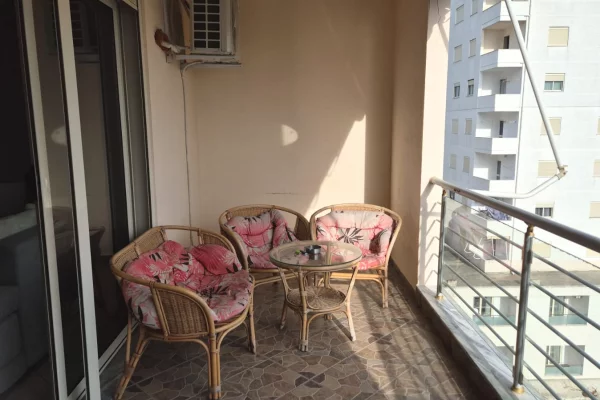 Shtepi me qera Apartament ne Durres, 1+1, Mobilimi E mobiluar, Pagesa 35,000  Leke.