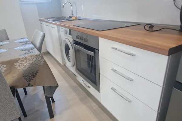 Shtepi ne shitje Apartament ne Durres, 1+1, Mobilimi E mobiluar, Pagesa 85,000  Euro.