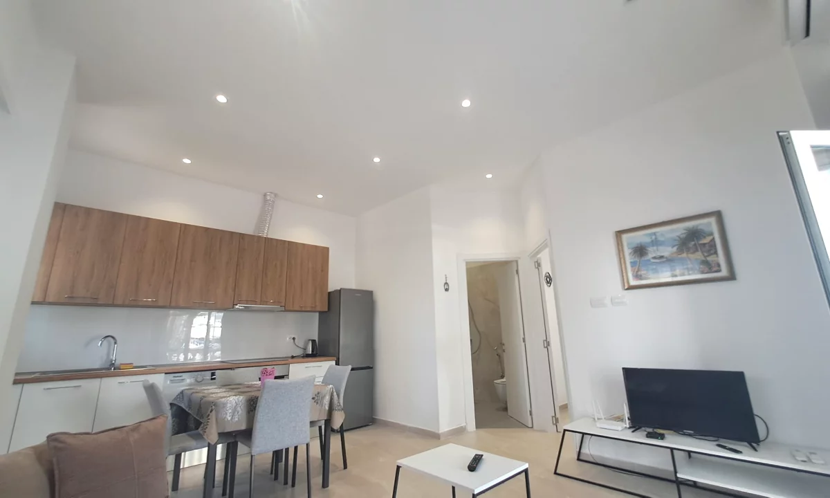 Shtepi ne shitje Apartament ne Durres, 1+1, Mobilimi E mobiluar, Pagesa 85,000  Euro.