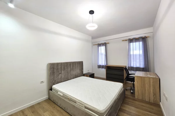 Shtepi me qera Apartament ne Tirane, 3+1, Mobilimi E mobiluar, Pagesa 650  Euro.