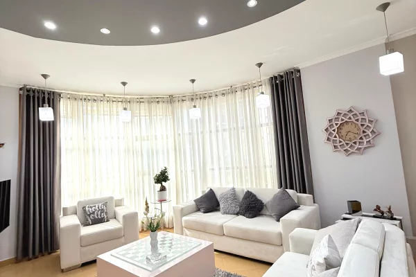 Shtëpi private me parking - Rruga e Elbasanit 