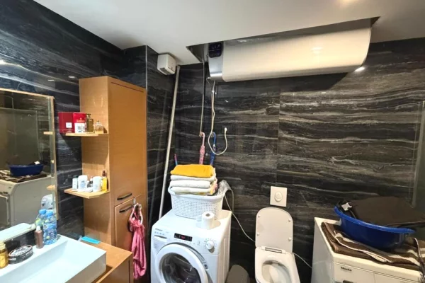Shtepi ne shitje Apartament ne Tirane, 2+1, Mobilimi E mobiluar, Pagesa 335,000  Euro.