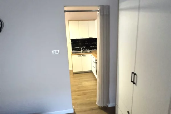 Appartamento in vendita a Tirana 1+1, Arredato