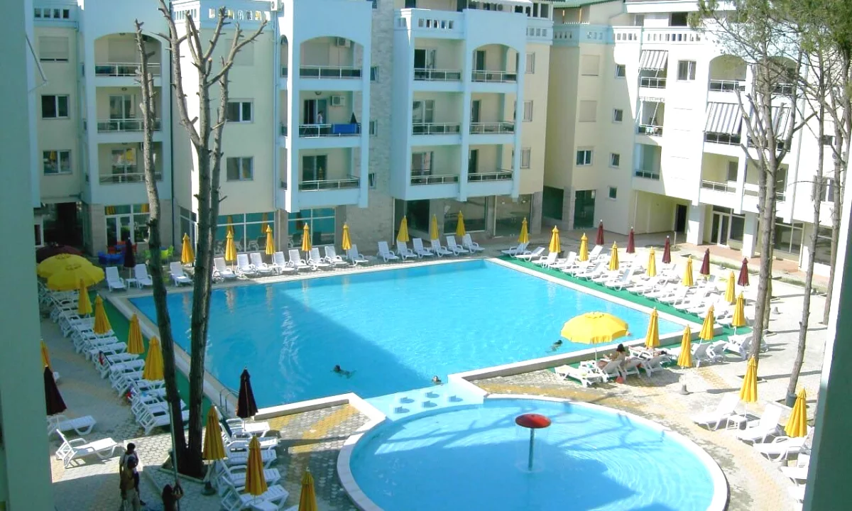 Shtepi ne shitje Apartament ne Durres, Garsoniere, Mobilimi E mobiluar, Pagesa 50,000  Euro.