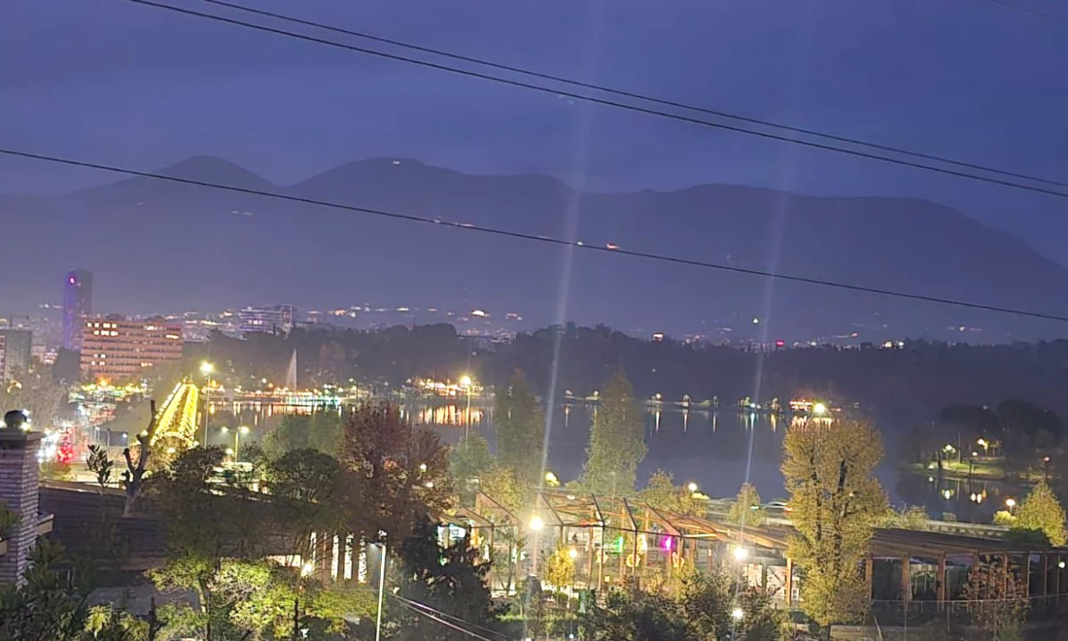 Shtepi me qera Apartament ne Tirane, 2+1, Mobilimi E mobiluar, Pagesa 900  Euro.