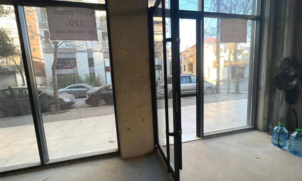 Ambient biznesi shitje/qira - Shkolla e kuqe