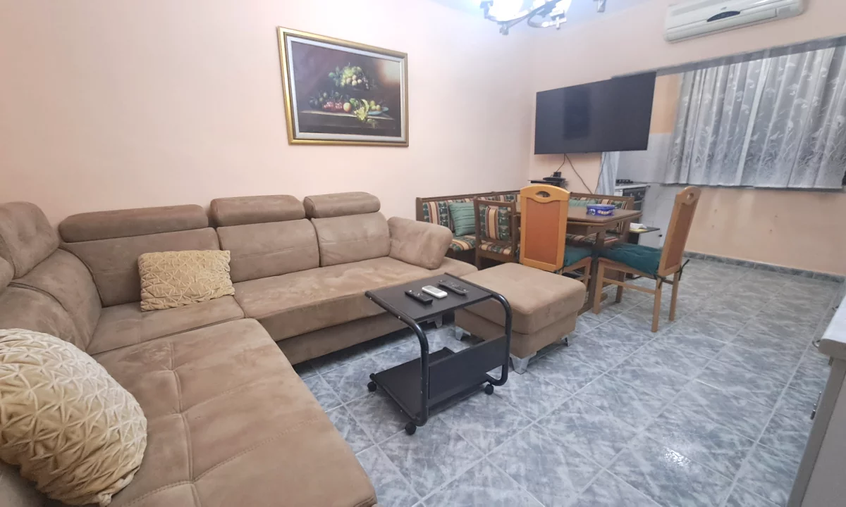 Shtepi me qera Apartament ne Tirane, 2+1, Mobilimi E mobiluar, Pagesa 550  Euro.