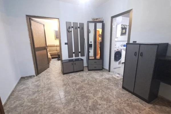 Shtepi me qera Apartament ne Tirane, 2+1, Mobilimi E mobiluar, Pagesa 550  Euro.