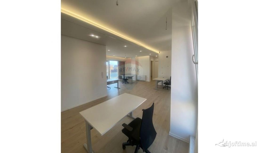 Ofrojme zyra me qira ne qender te tiranes!