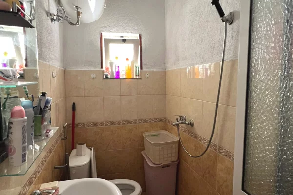 Shtepi ne shitje Shtepi Private ne Pogradec, 3+1, Mobilimi E mobiluar, Pagesa 7,200,000  Leke.