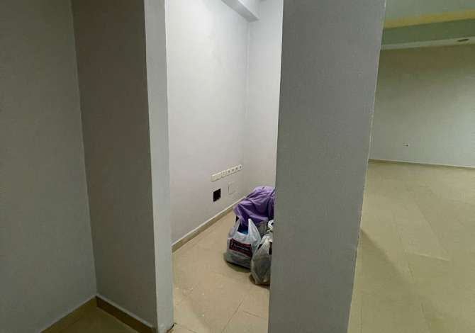 Ambient biznesi me qera 3+1 ne Tirane - 500 Euro