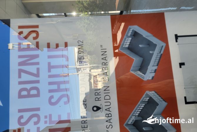 Ambiente Commerciale in Vendita 3+1 a Tirana - 555,000 Euro