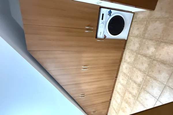 Shtepi me qera Duplex(shtepi me 2 kate) ne Tirane, 1+1, Mobilimi E mobiluar, Pagesa 50,000  Leke.