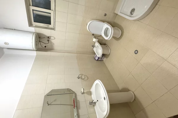 Shtepi me qera Duplex(shtepi me 2 kate) ne Tirane, 1+1, Mobilimi E mobiluar, Pagesa 50,000  Leke.