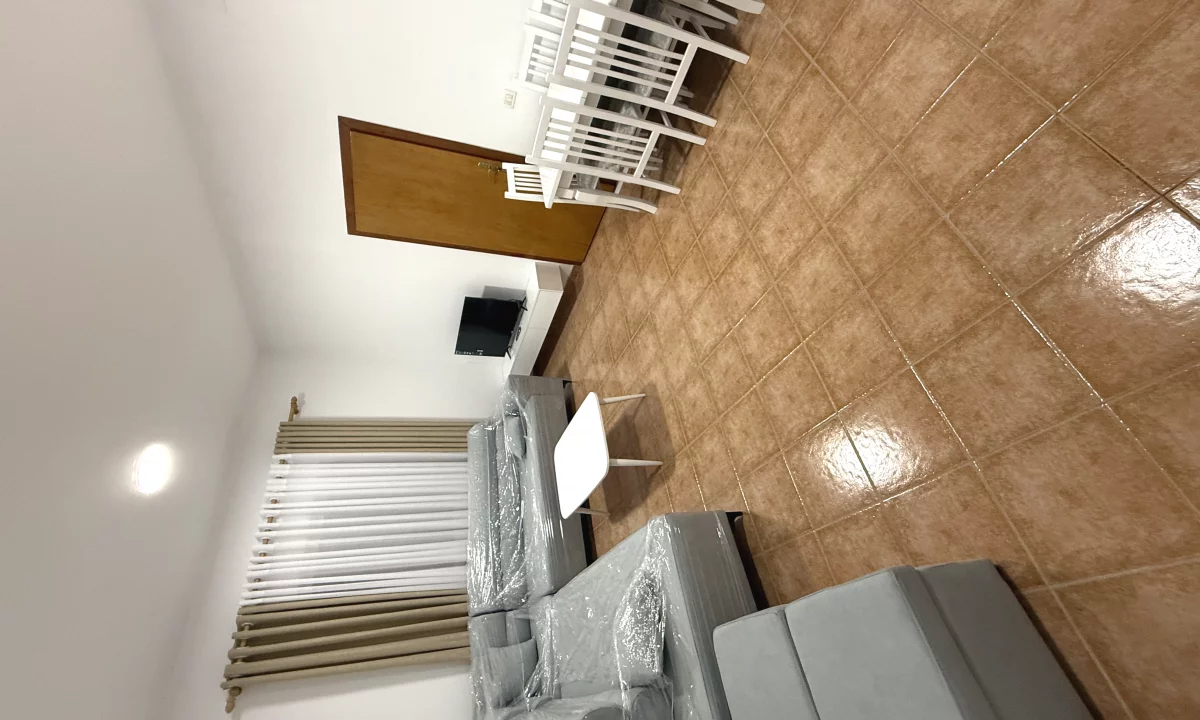 Shtepi me qera Duplex(shtepi me 2 kate) ne Tirane, 1+1, Mobilimi E mobiluar, Pagesa 50,000  Leke.
