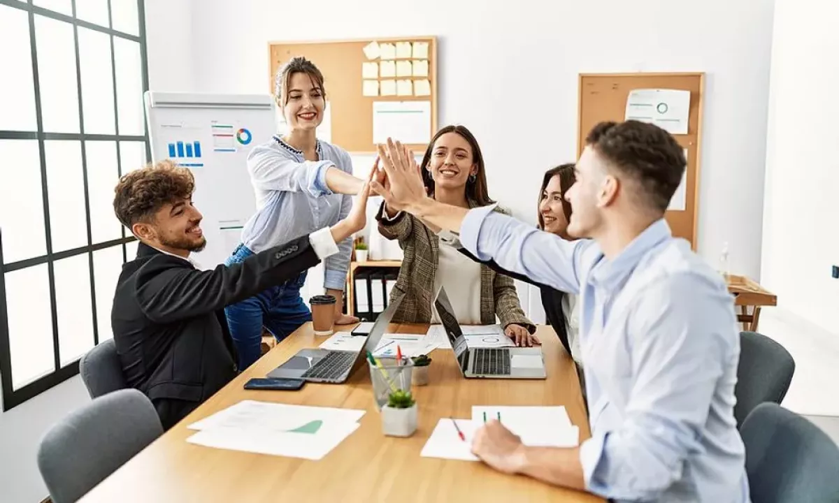 Njoftime Pune ne Tirane, Profesioni Customer service & sales representative , Fillestar/Pak eksperience, Pagesa 70,000  Leke.