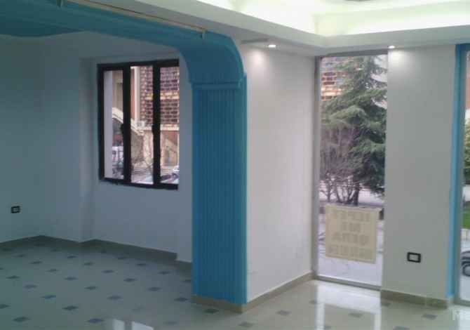 Ambiente Commerciale in Affitto 3+1 a Durazzo - 40,000 Leke