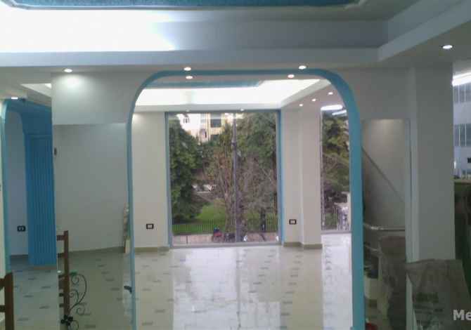 Ambiente Commerciale in Affitto 3+1 a Durazzo - 40,000 Leke