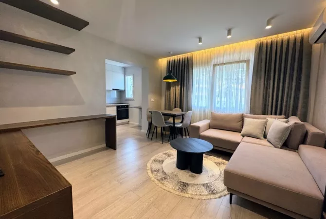 Shtepi ne shitje Apartament ne Tirane, 1+1, Mobilimi E mobiluar, Pagesa 89,000  Euro.