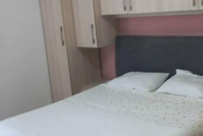 Shtepi me qera Apartament ne Tirane, 1+1, Mobilimi E mobiluar, Pagesa 370  Euro.