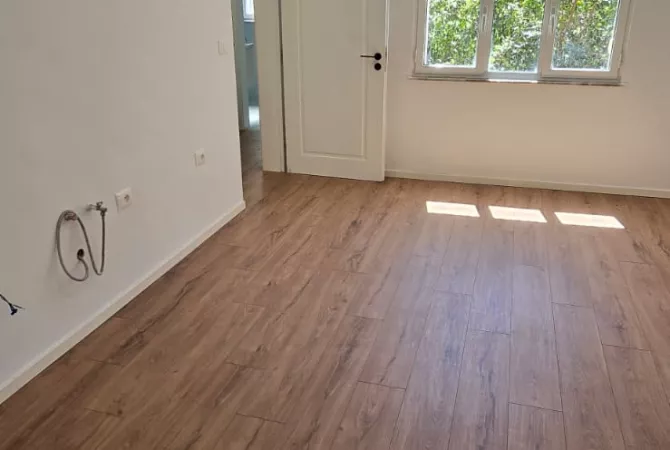 🏠 SHITET APARTAMENT 1+1 – 21 Dhjetori, Rruga Muhamet Gjollesha
