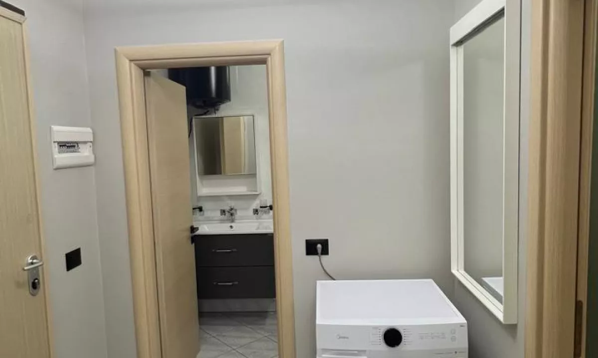 Shtepi me qera Apartament ne Tirane, 1+1, Mobilimi E mobiluar, Pagesa 450  Euro.