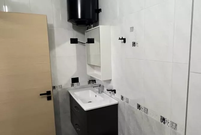 Shtepi me qera Apartament ne Tirane, 1+1, Mobilimi E mobiluar, Pagesa 450  Euro.