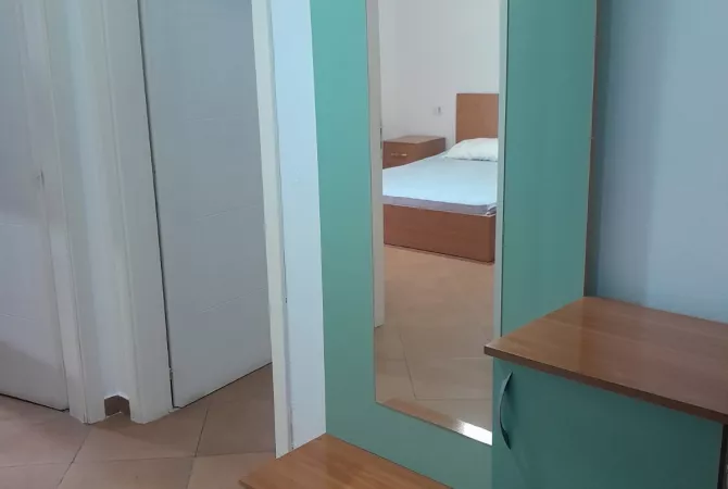 Shtepi me qera Apartament ne Tirane, 2+1, Mobilimi E mobiluar, Pagesa 370  Euro.