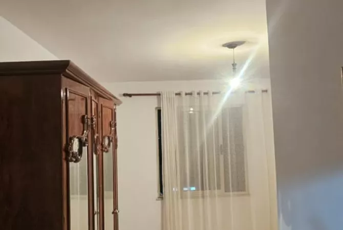 Shtepi ne shitje Apartament ne Tirane, 1+1, Mobilimi E mobiluar, Pagesa 1,100,000  Euro.