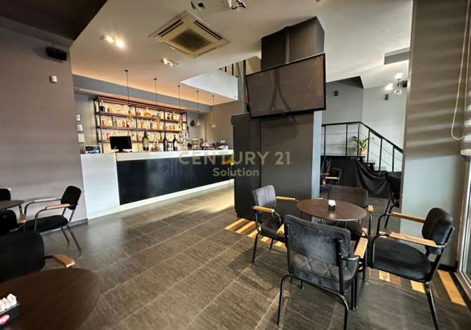 Ambient biznesi me qera 2+1 ne Tirane - 1,250 Euro