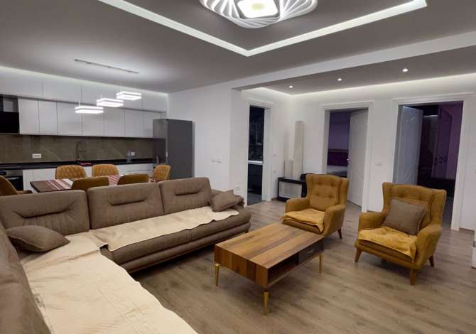 Materniteti I ri,Venue Club