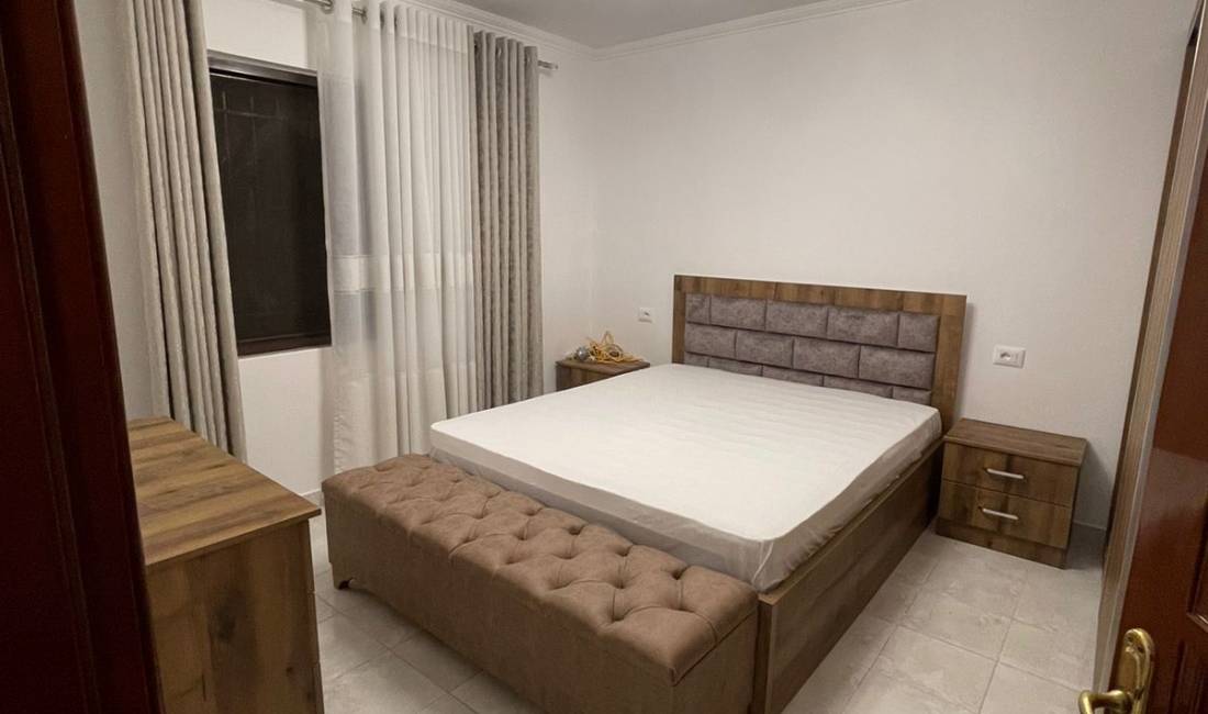 Shtepi me qera Apartament ne Tirane, 2+1, Mobilimi E mobiluar, Pagesa 43,000  Leke.