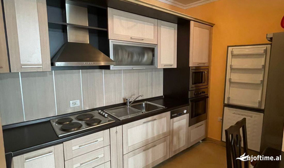 Shtepi me qera Apartament ne Tirane, 2+1, Mobilimi E mobiluar, Pagesa 44,000  Leke.