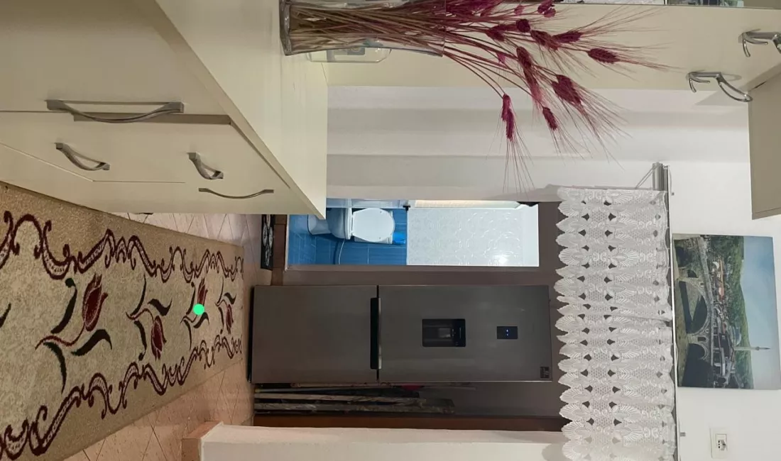 Shtepi me qera Apartament ne Tirane, 2+1, Mobilimi E mobiluar, Pagesa 42,000  Leke.