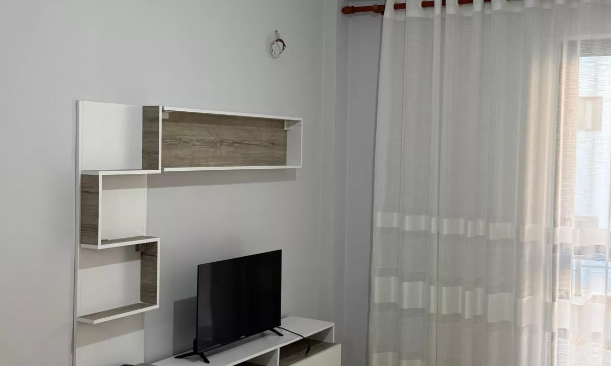 Shtepi me qera Apartament ne Tirane, 2+1, Mobilimi E mobiluar, Pagesa 35,000  Leke.
