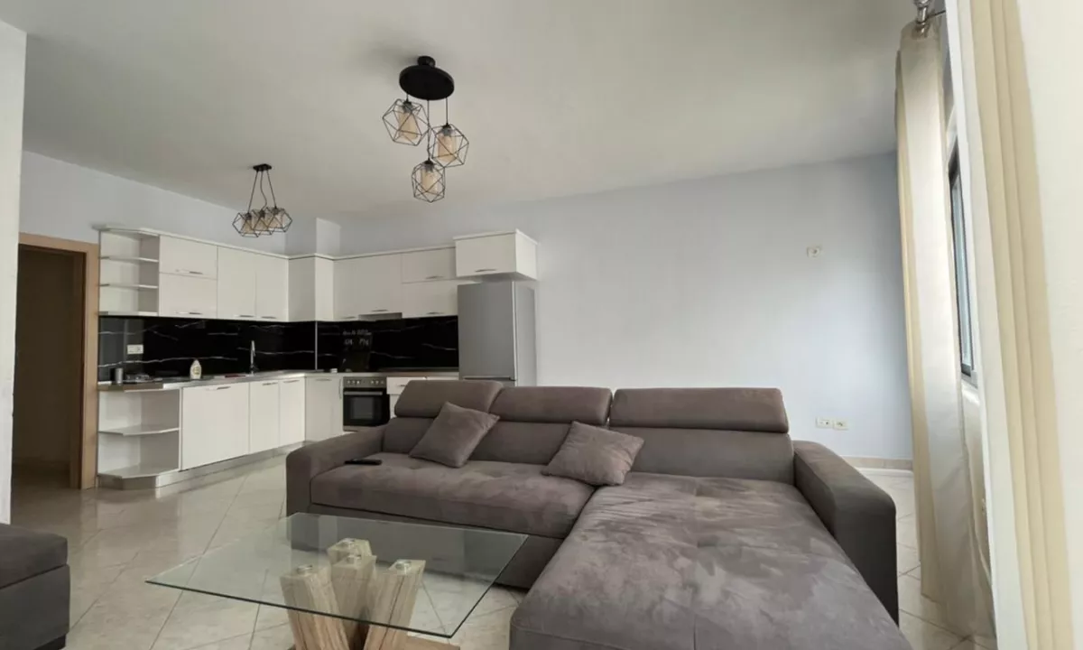 Shtepi me qera Apartament ne Tirane, 2+1, Mobilimi E mobiluar, Pagesa 35,000  Leke.