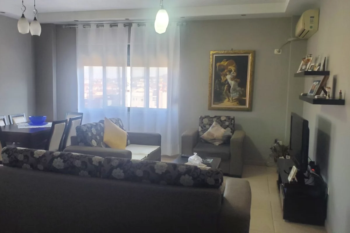 Shtepi me qera Apartament ne Tirane, 2+1, Mobilimi E mobiluar, Pagesa 45,000  Leke.
