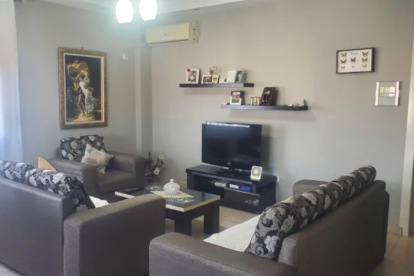 Shtepi me qera Apartament ne Tirane, 2+1, Mobilimi E mobiluar, Pagesa 45,000  Leke.