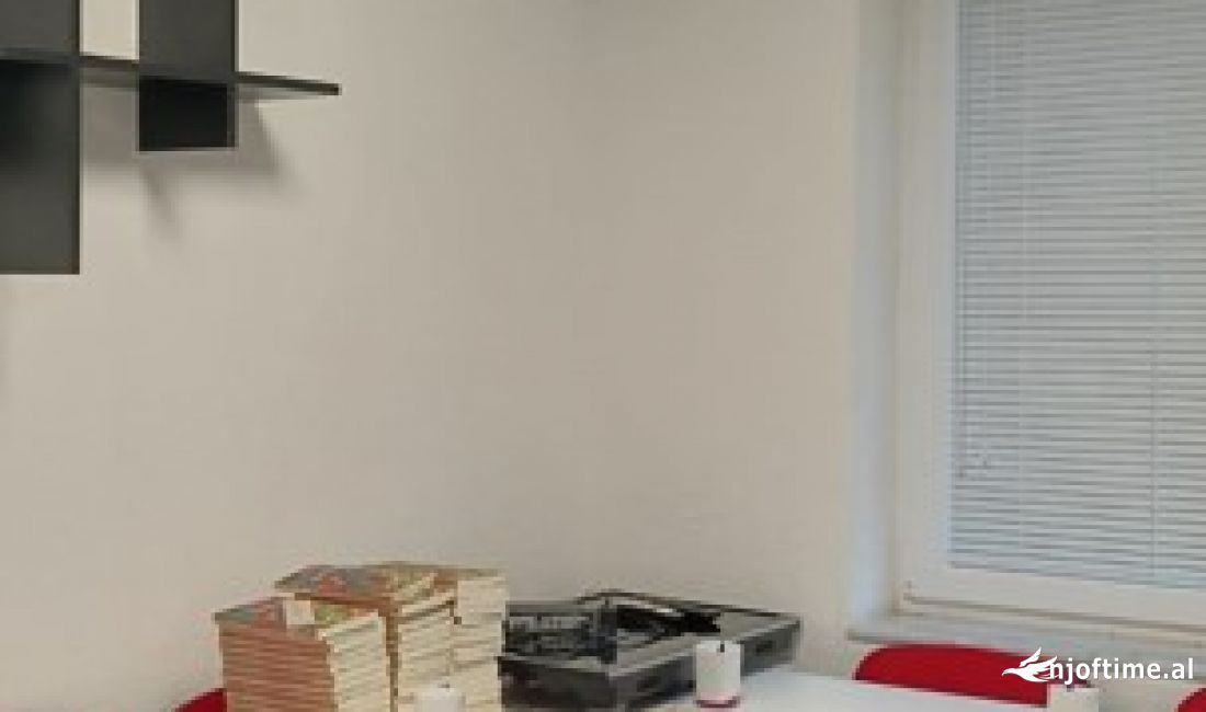  Ambient Biznesi,per qera, 21 Dhjetori , Tirane